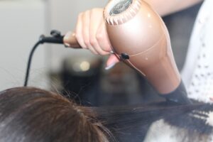 30代女性におすすめのワーケーションで使えるプロ仕様ヘアドライヤーは？