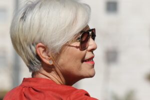 ホテルで仕事をする女性がひとりで快適に過ごすためのポイントは？