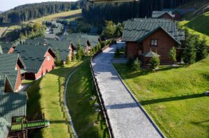 ワーケーションの宿泊費を節約するための具体的な方法は？